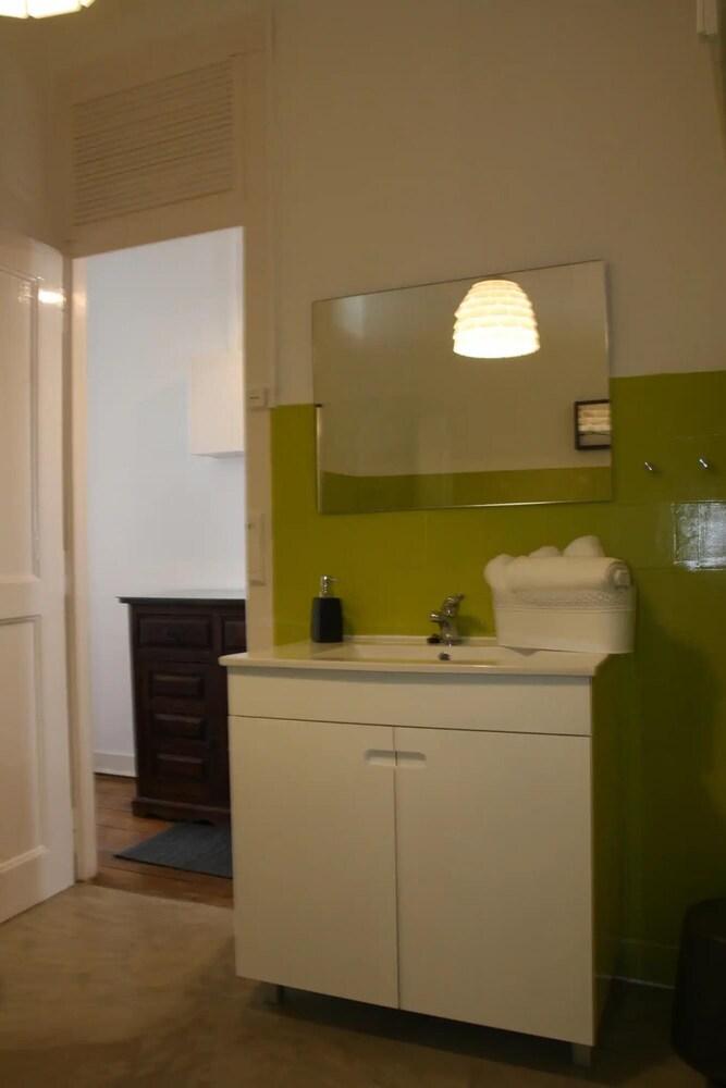 Parlamaint River View II