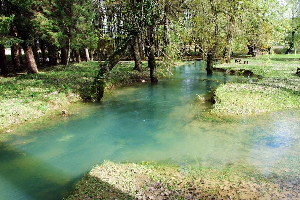 Chalet Markoci With Hot Tub