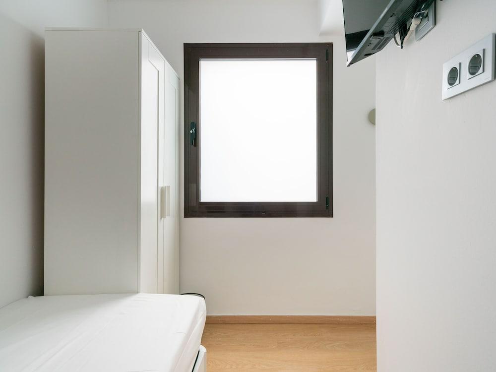 Limehome Barcelona Carrer de Fontcoberta