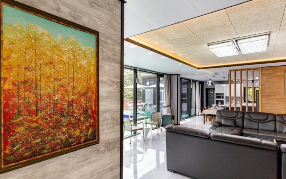 Goseong The Only Pool Villa Pension