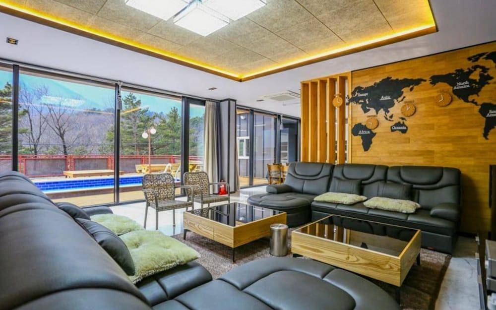 Goseong The Only Pool Villa Pension