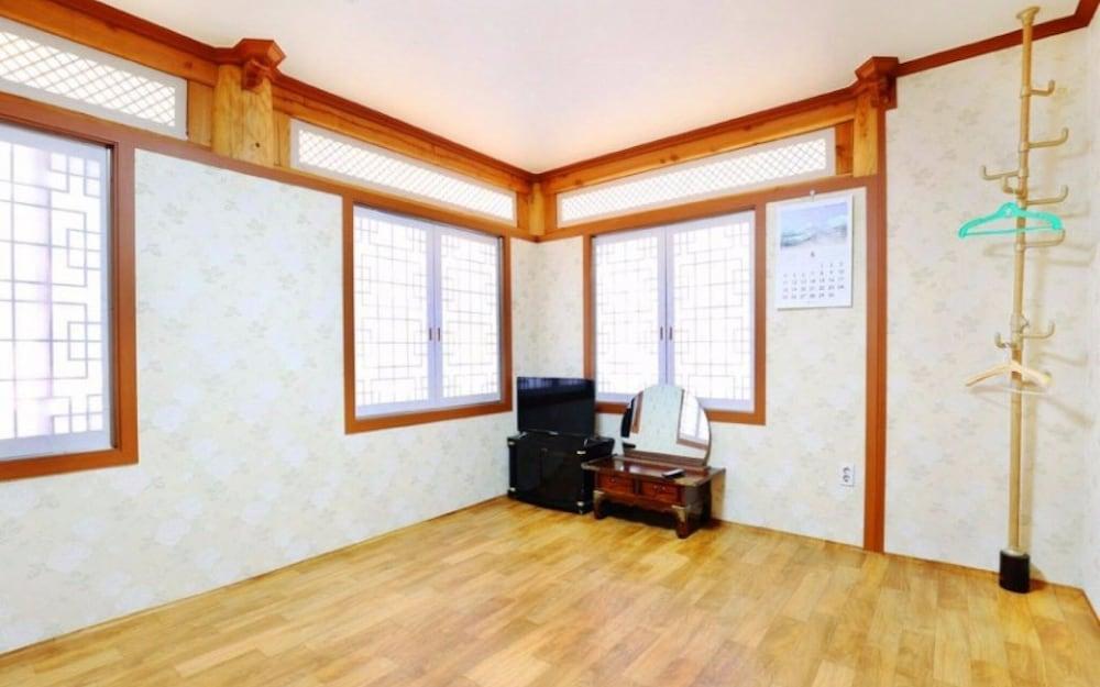 Suncheon House Pension Pear Breakfast