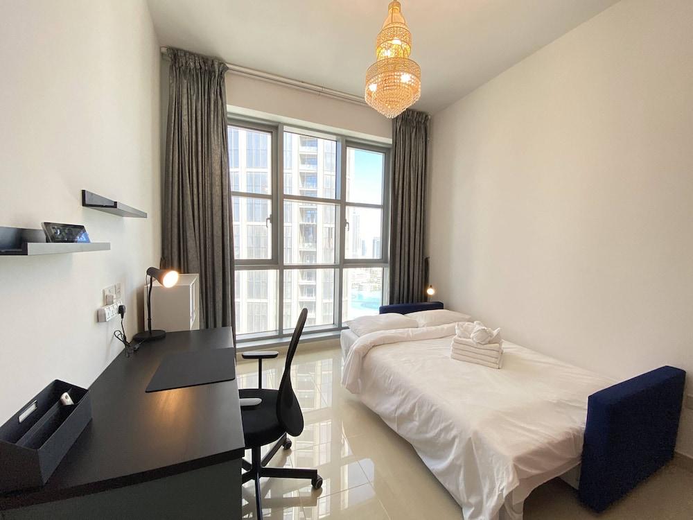 Lux BnB Standpoint Towers Burj & Fountain Views