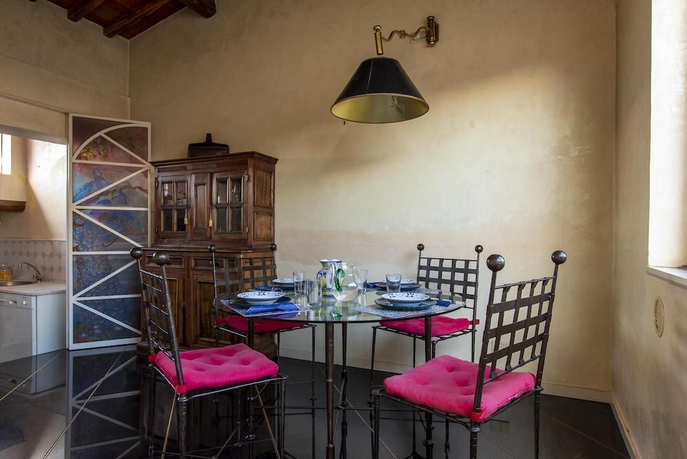 Borgo San Lorenzo 11