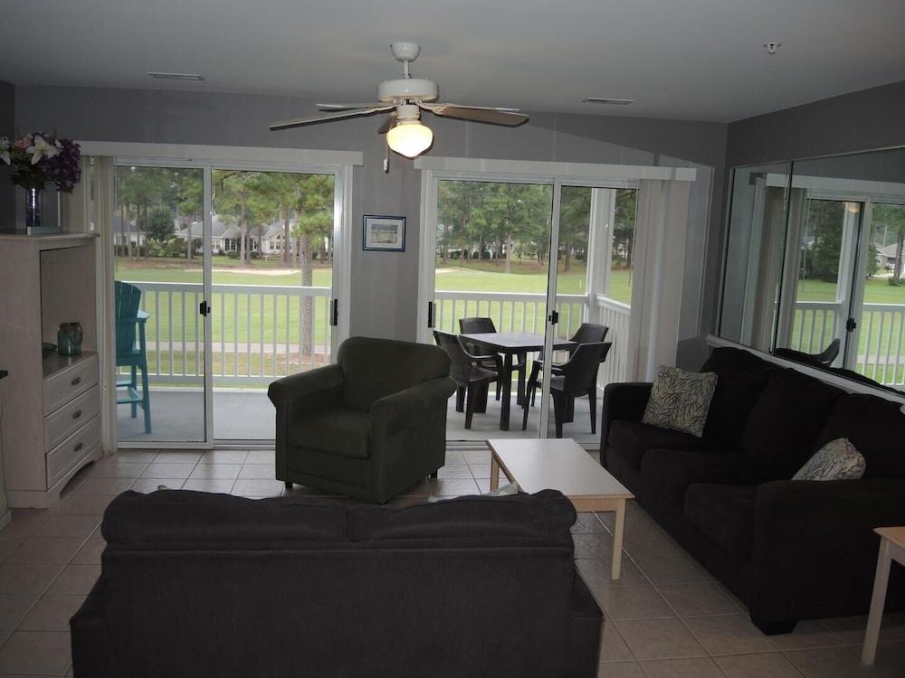 2305m 1 Bedroom Condo by Redawning