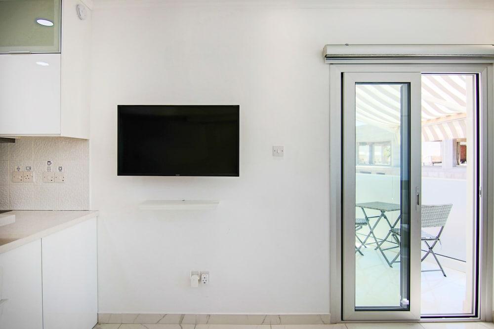 Phaedrus Living Seaside Lighthouse 66