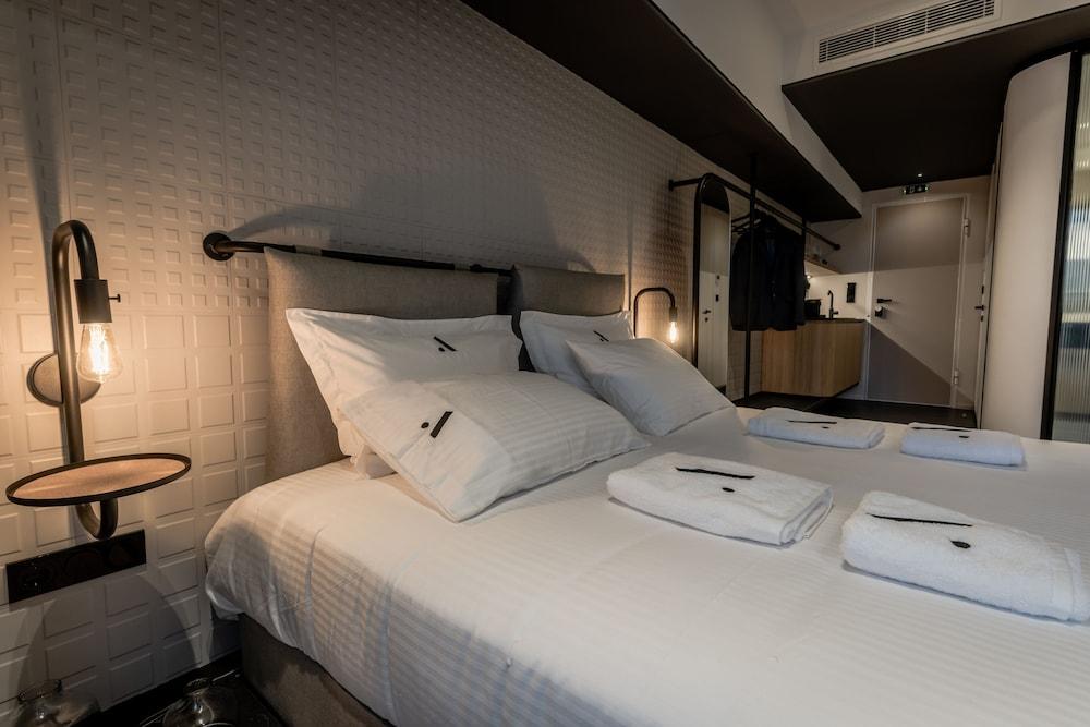 Athinaion Recreation Suites