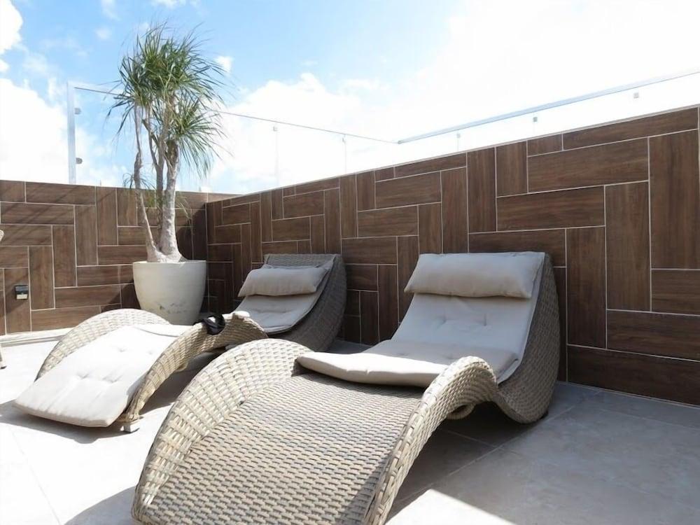 Studios with roofpool in Vanessa 24