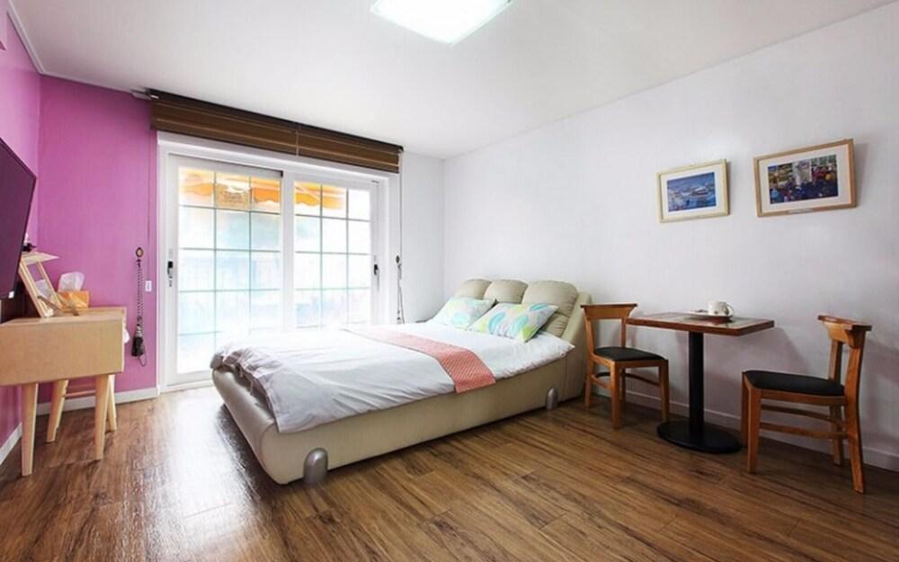 Boryeong Swiss Chalet Pension