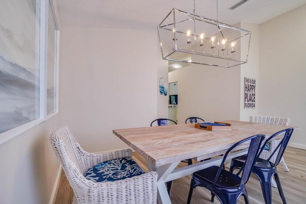 Destin Beach House - Just A Splash By Panhandle Getaways