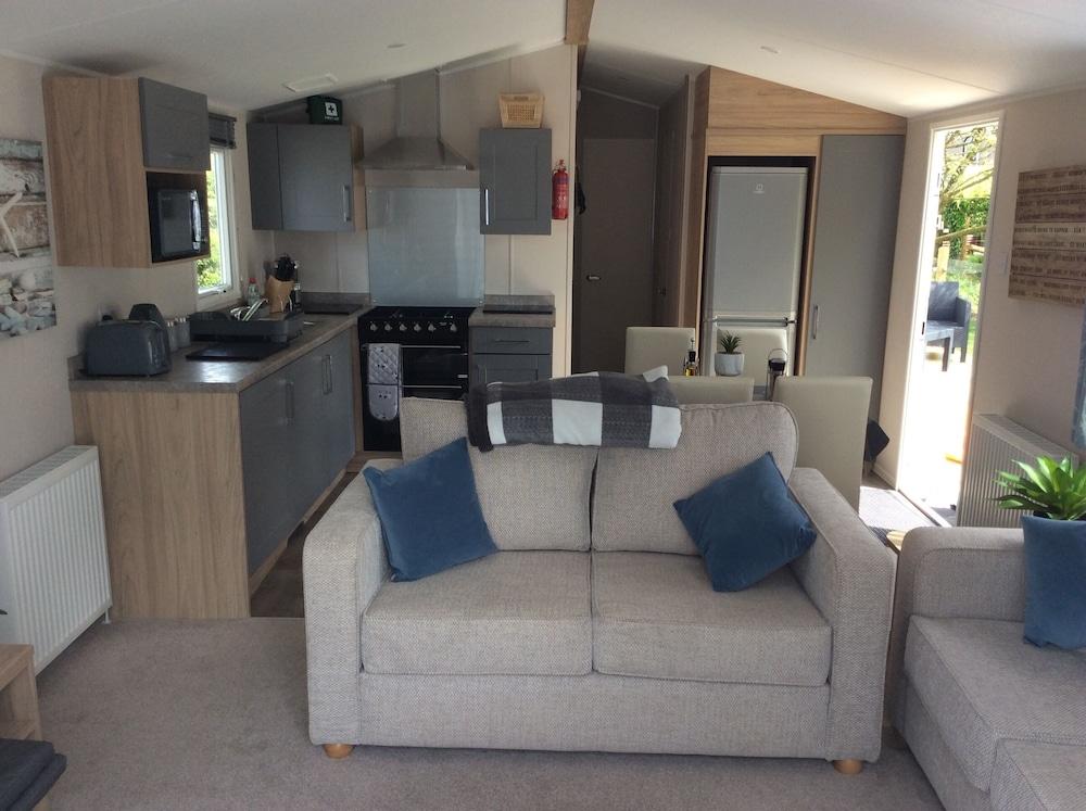 Lake District Western 2-bed Cabin, Pet Frien