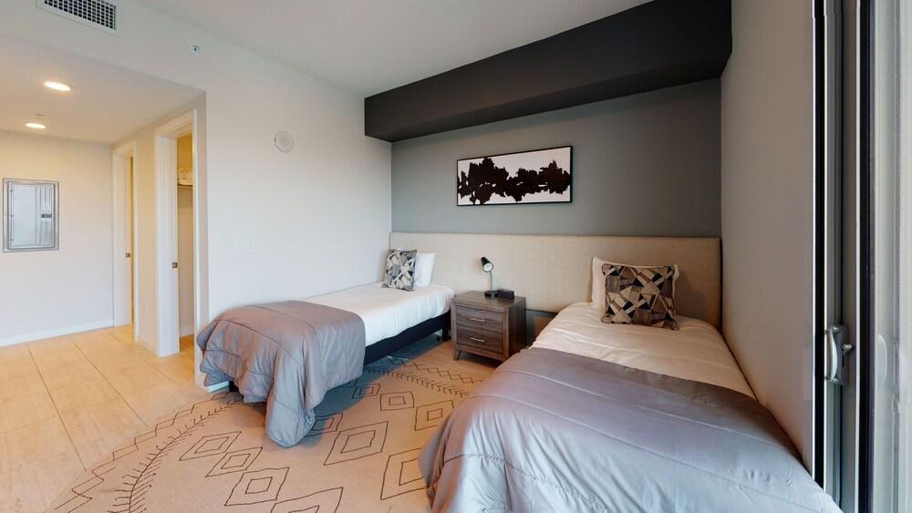 Design District Bay View Cielo Stays