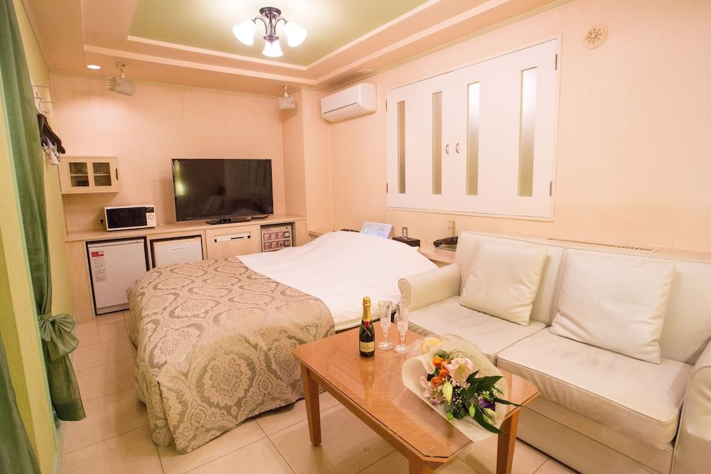 Restay SaKuRa - Adults Only