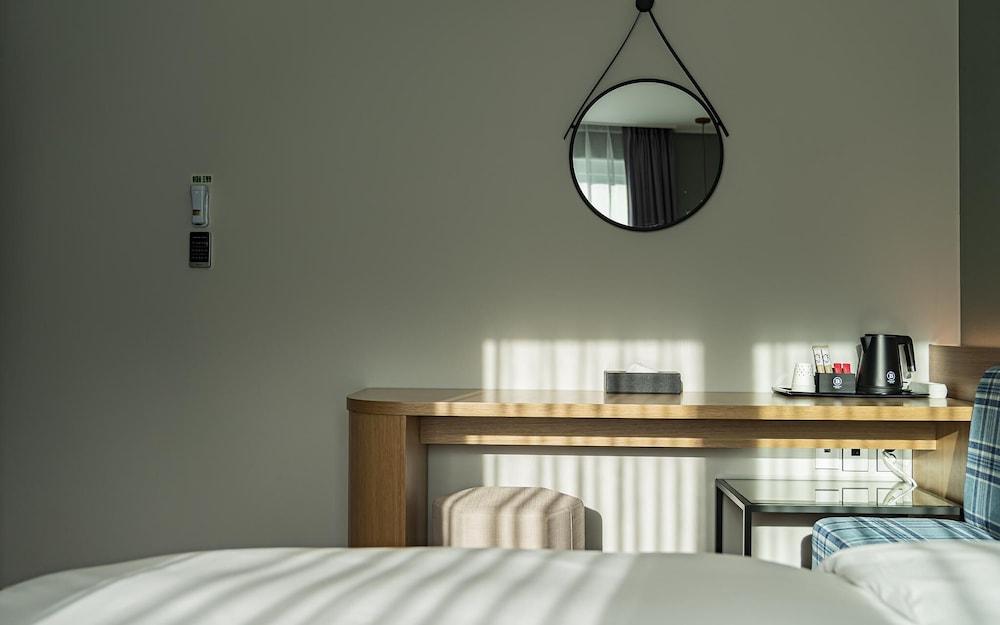 Busan Gijang Brown Dot