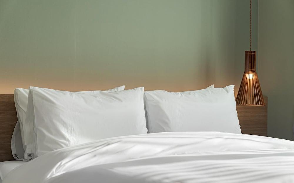 Busan Gijang Brown Dot