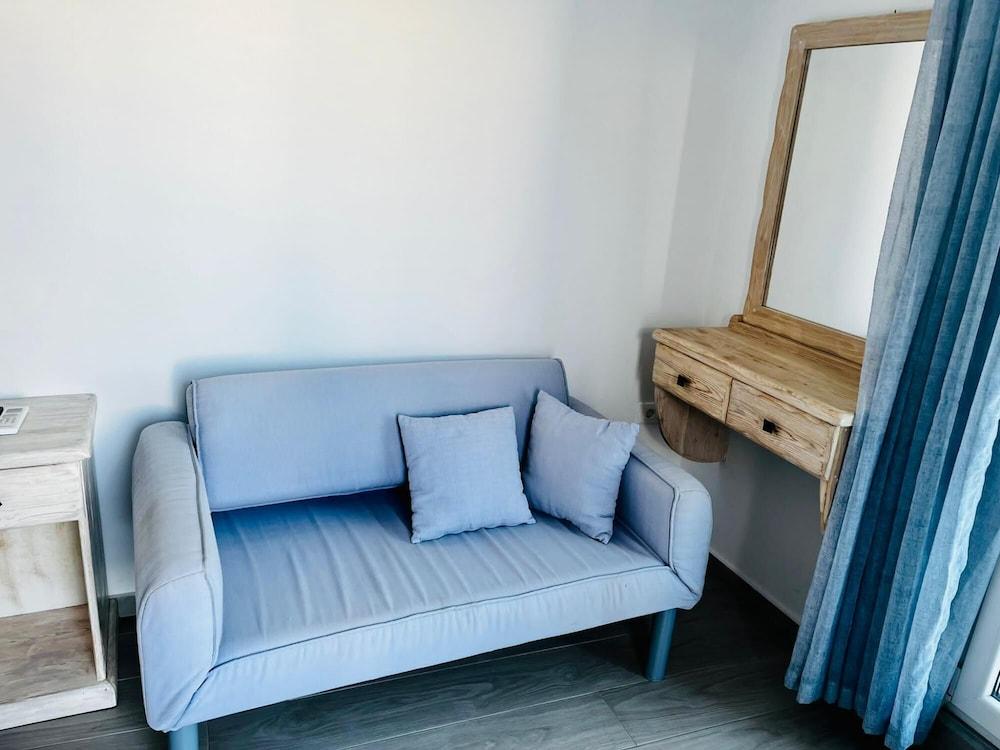 SUN Studio 2 - Close TO 180 Sunset BAR