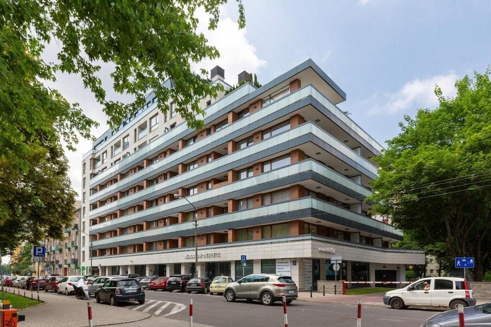 Modern apartment with pool