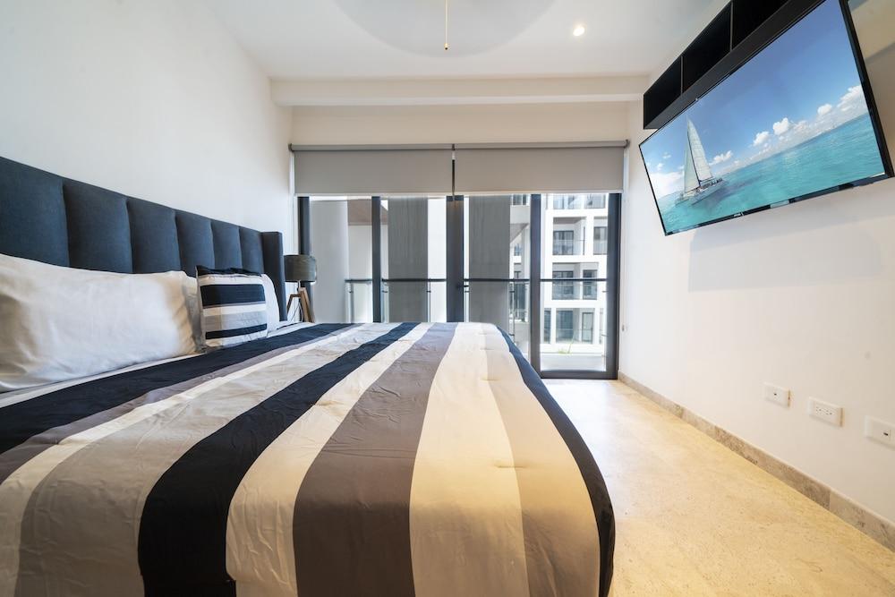 Icaro - With Rooftop At Ipana Condos