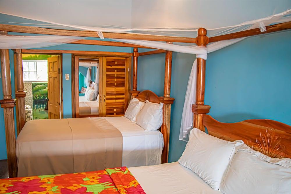 Haley's Paradise at Blue Hole