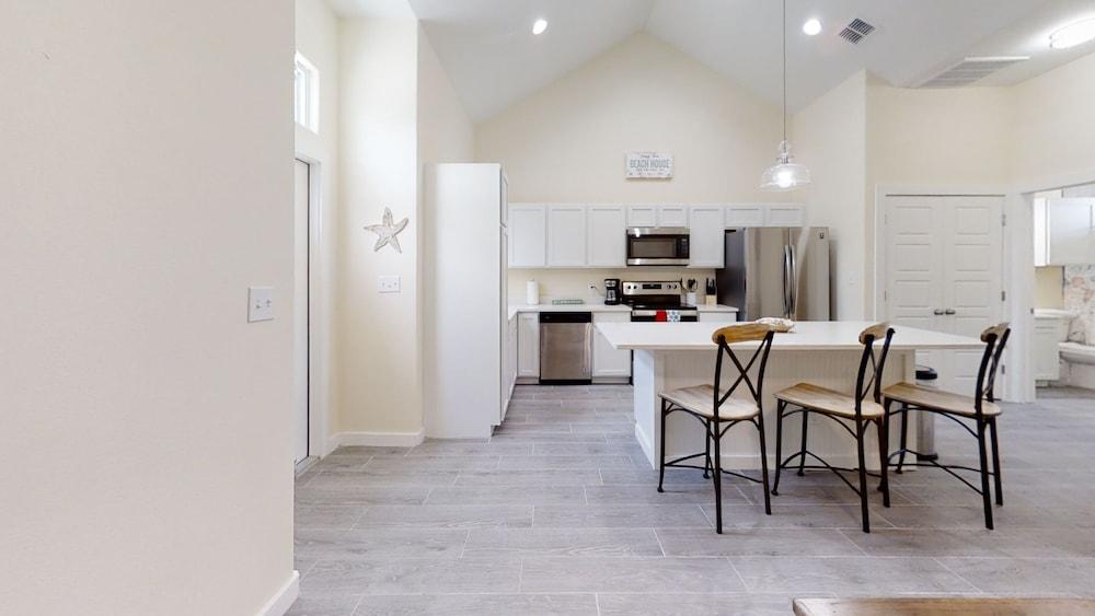 Sunny Daze Beach House-15106