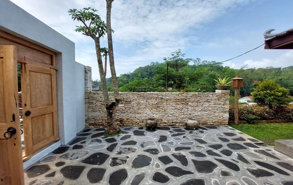 DikaJaya Guesthouse Syariah