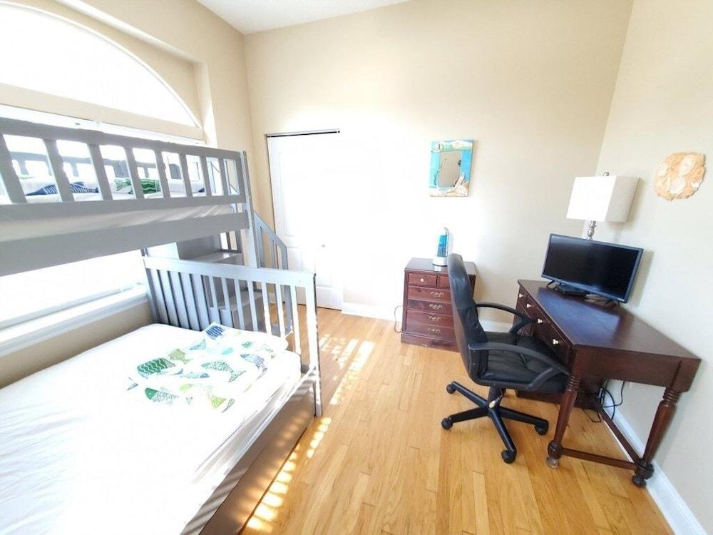 Treasure Beach 2 Bedroom Home by RedAwning