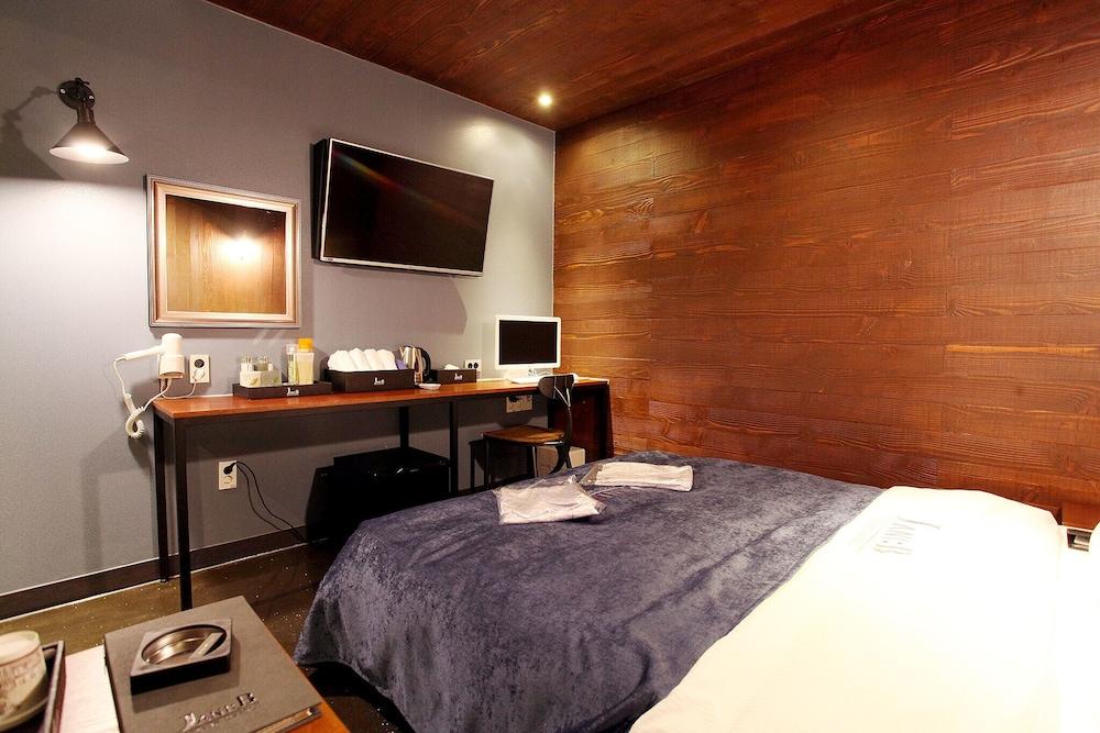 Suwon Gwonseon-dong Jani B Hotel