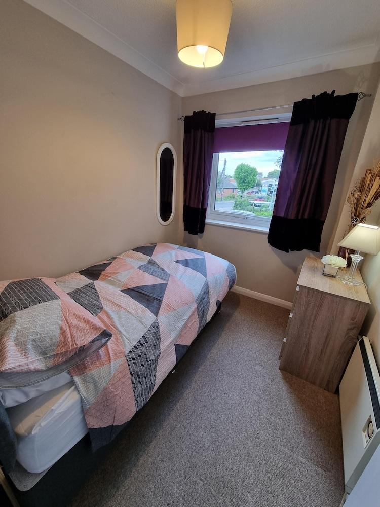 360 Serviced Accommodations - Swan Path Retreat - 2 Bedroom Apartment