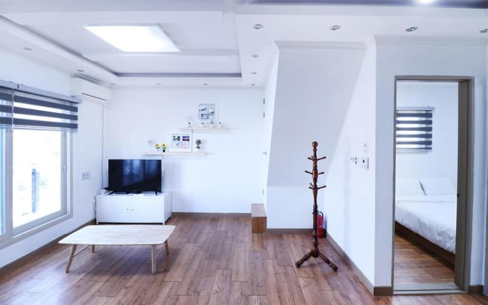 Buan Pullip Love Pension