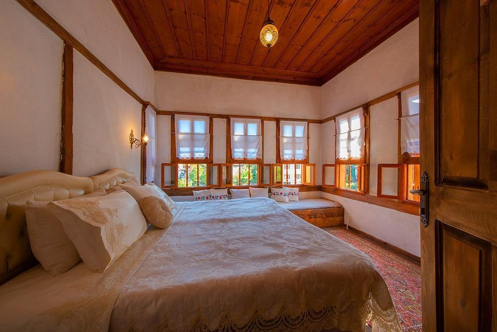 Meymune Valide Konagi