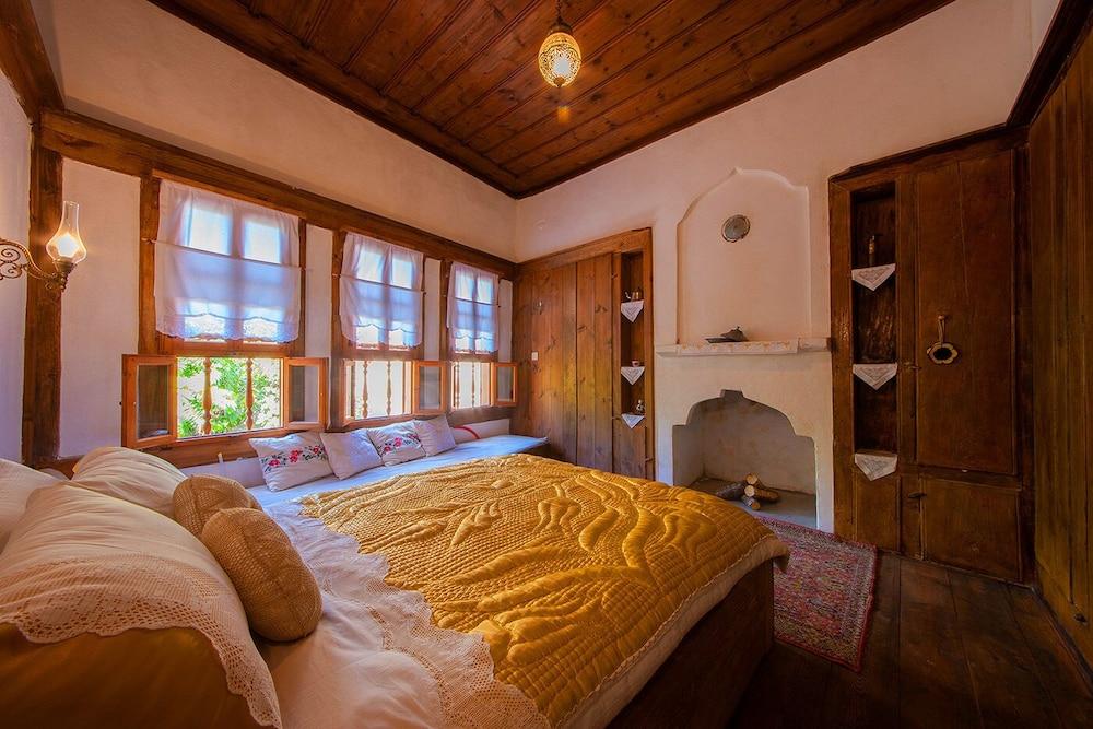 Meymune Valide Konagi