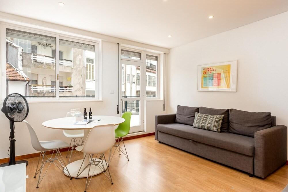 Apartment in Porto With Terrace Fully Equipped