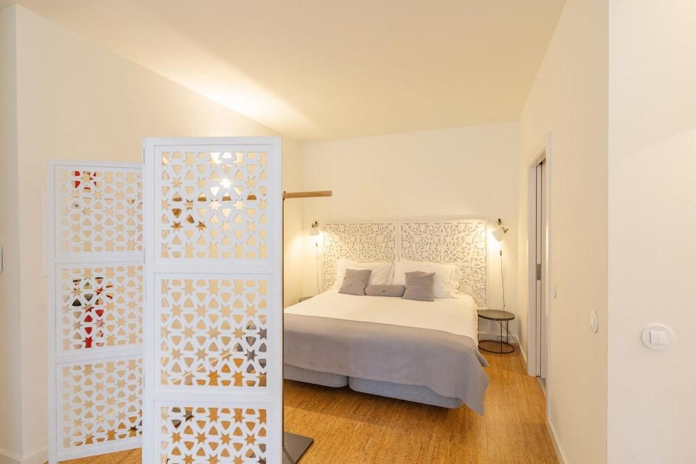 Cashmere Nightlife Studio 202