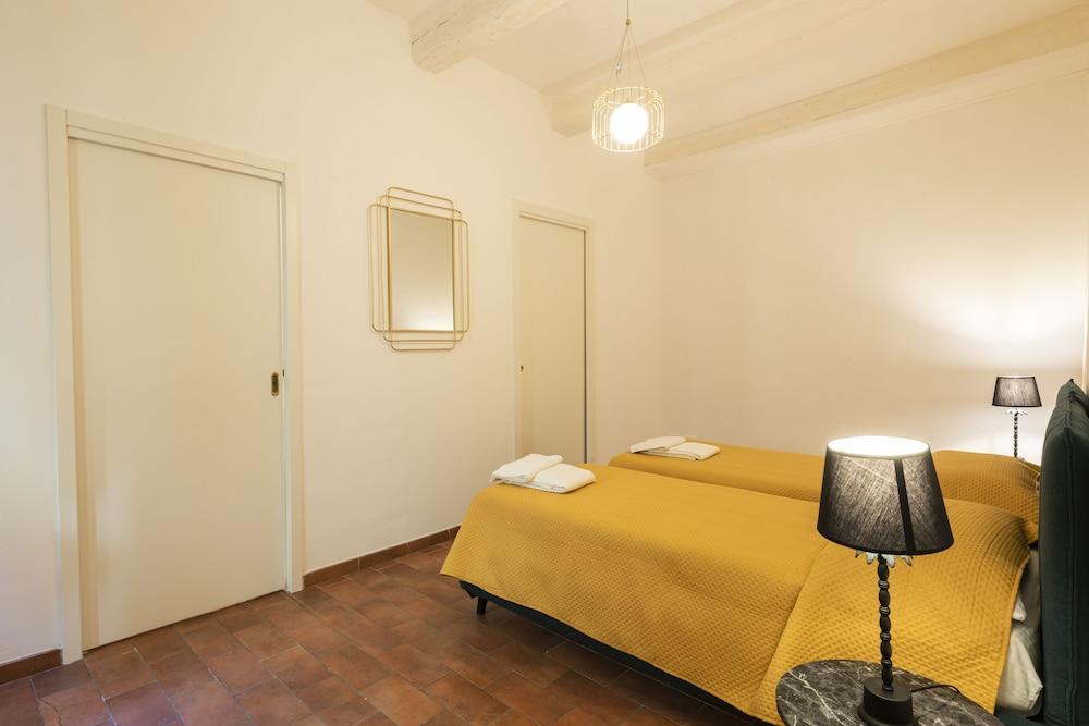 Santa Croce Palace by Mmega