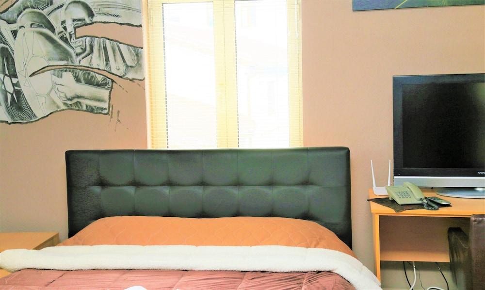 CAMP AMBASADOR BRATIN DOL