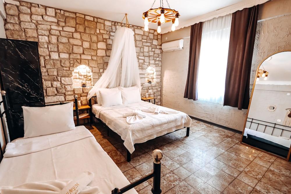 Zeren Alaçatı Butik Otel