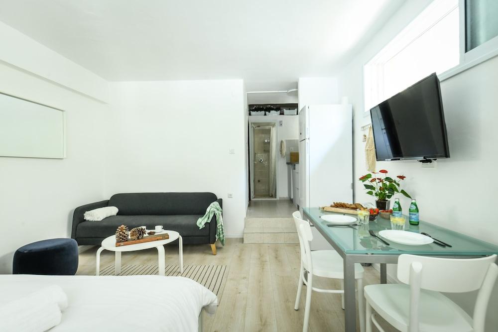 CozyStudio Apt in a vibrant neighborhood