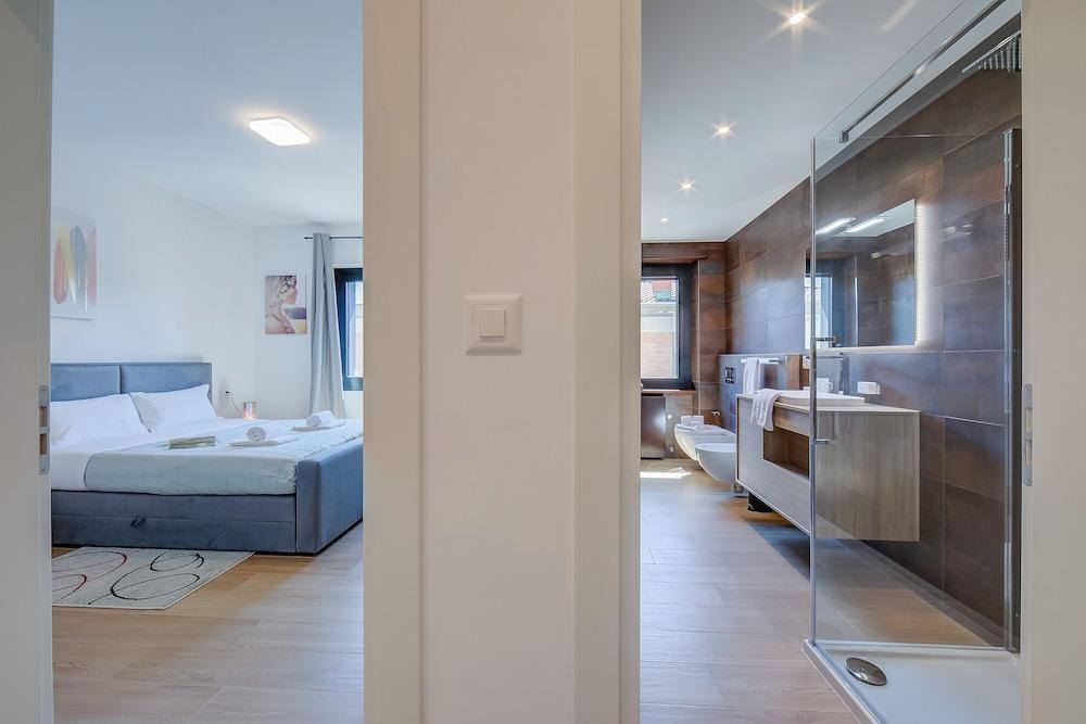 Boutique Apartment 7