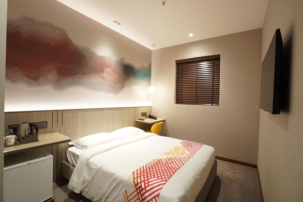 Ginger Mumbai Goregaon