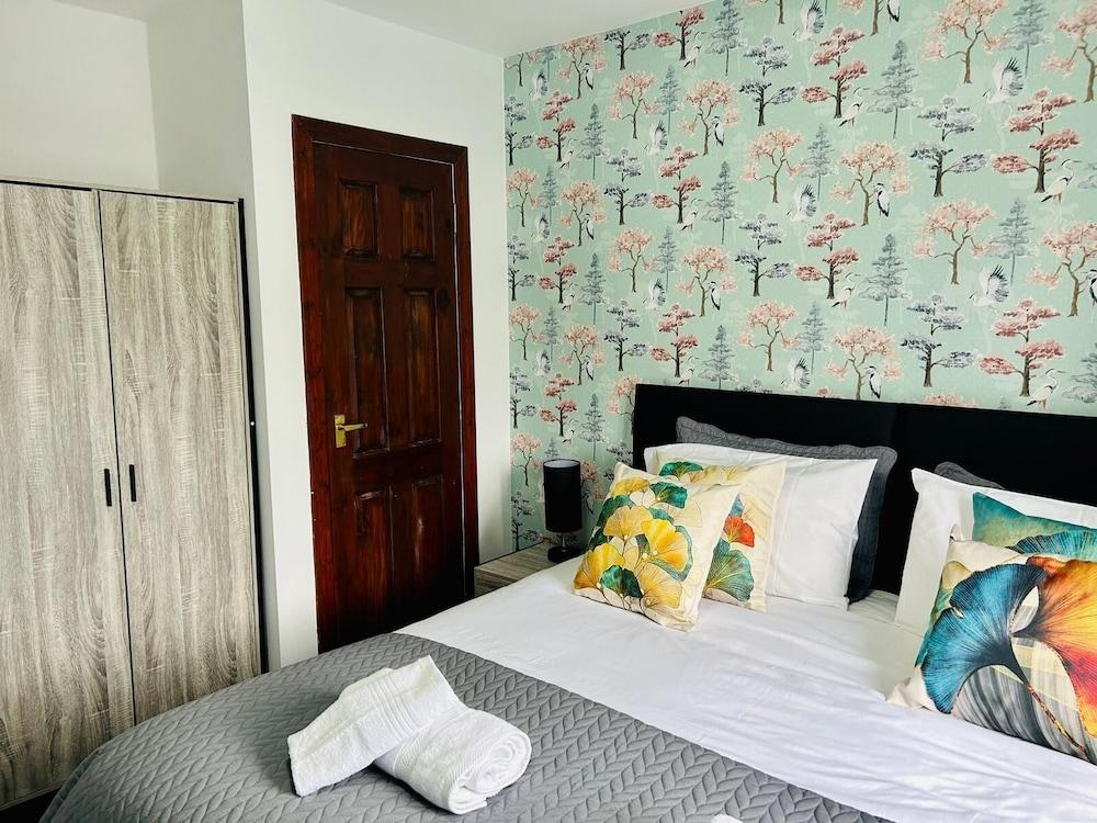 Lady Wilson Apartment