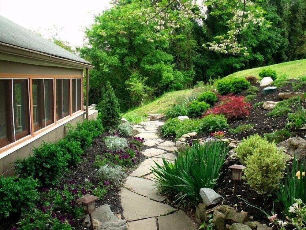 Ledge House Bed & Breakfast