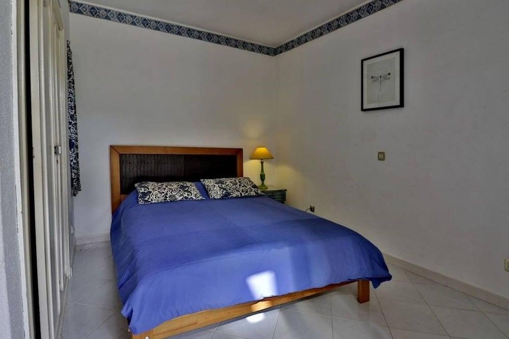 Villa Dawn V044 in Almancil