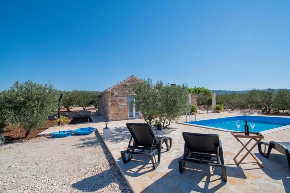 Holiday Home My Summer House - Two-bedroom Holiday Home With Private Pool and Terrace - ST ID Direct Booker 3385