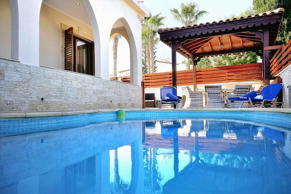 Villa Chronas in Peyia