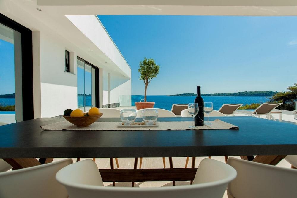 Villa Korkyra Beach in Potirna