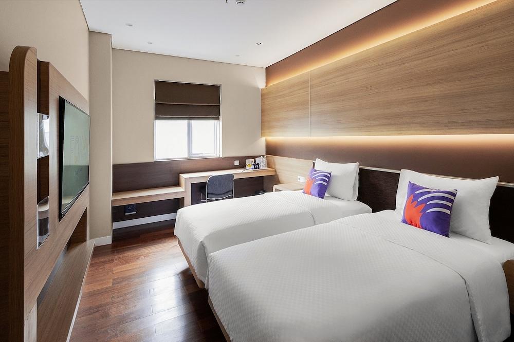 FOX Lite Hotel Grogol Jakarta