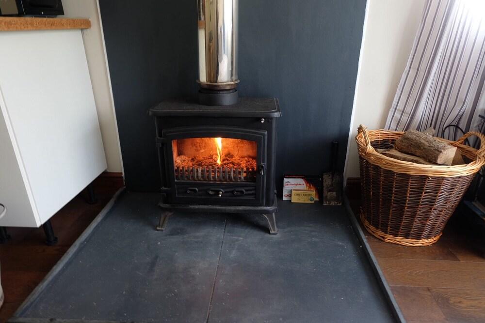 1 Bed Cabin - Sleeps 2 - 15 Mins From Lyme Regis