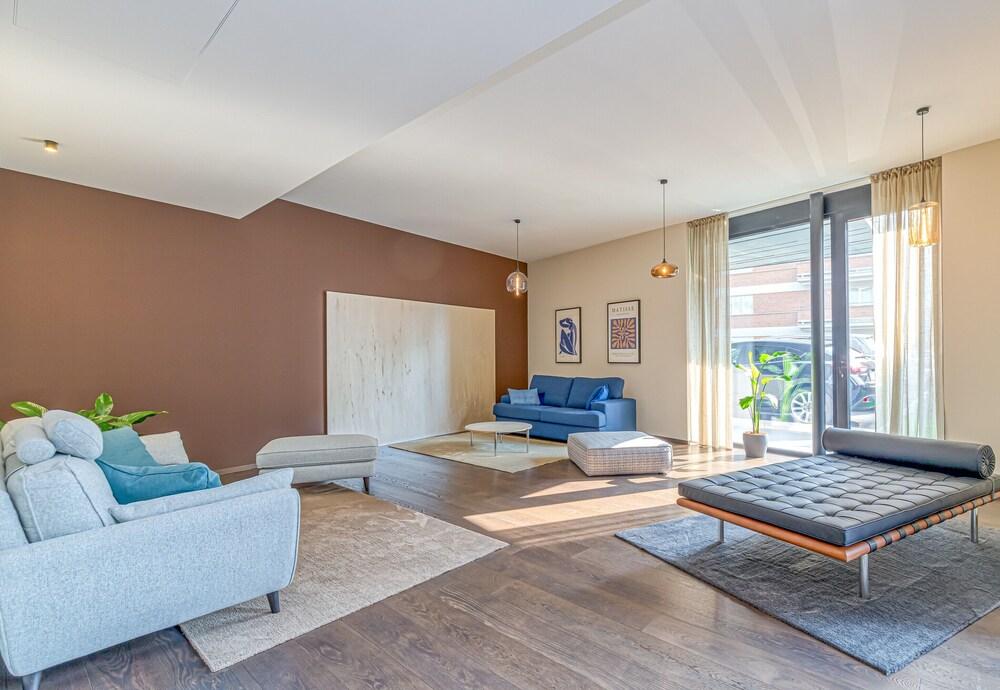 Icon H 302 Suite Micro-living