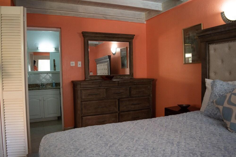 Vickitini Beachfront Resort