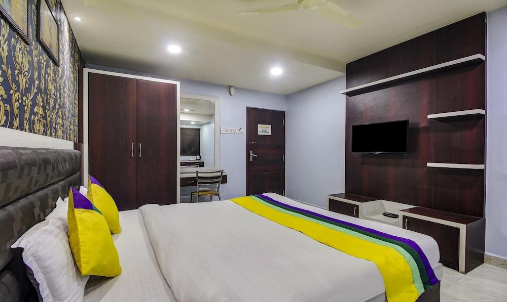 Itsy by Treebo - Golden Fiesta